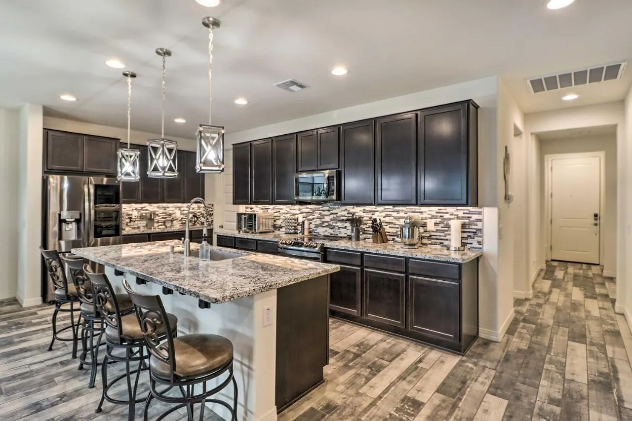 Stunning Goodyear Vacation Rental With Private Pool! Holiday home